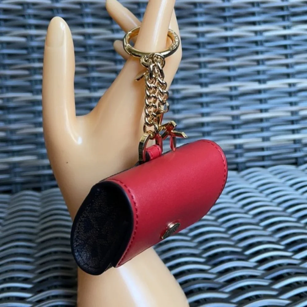 Michael Kors Jet Set Travel AirPod Case - Picture 6 of 14